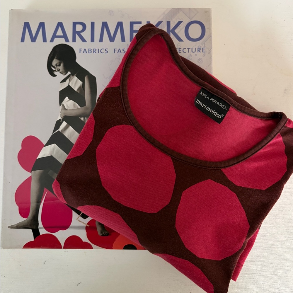 Marimekko Brown and Berry-Red Scoop Neck Top with long sleeves